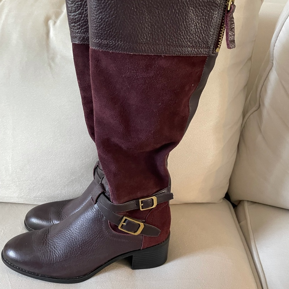 Burgundy size 8 Franco Sarto boots.
